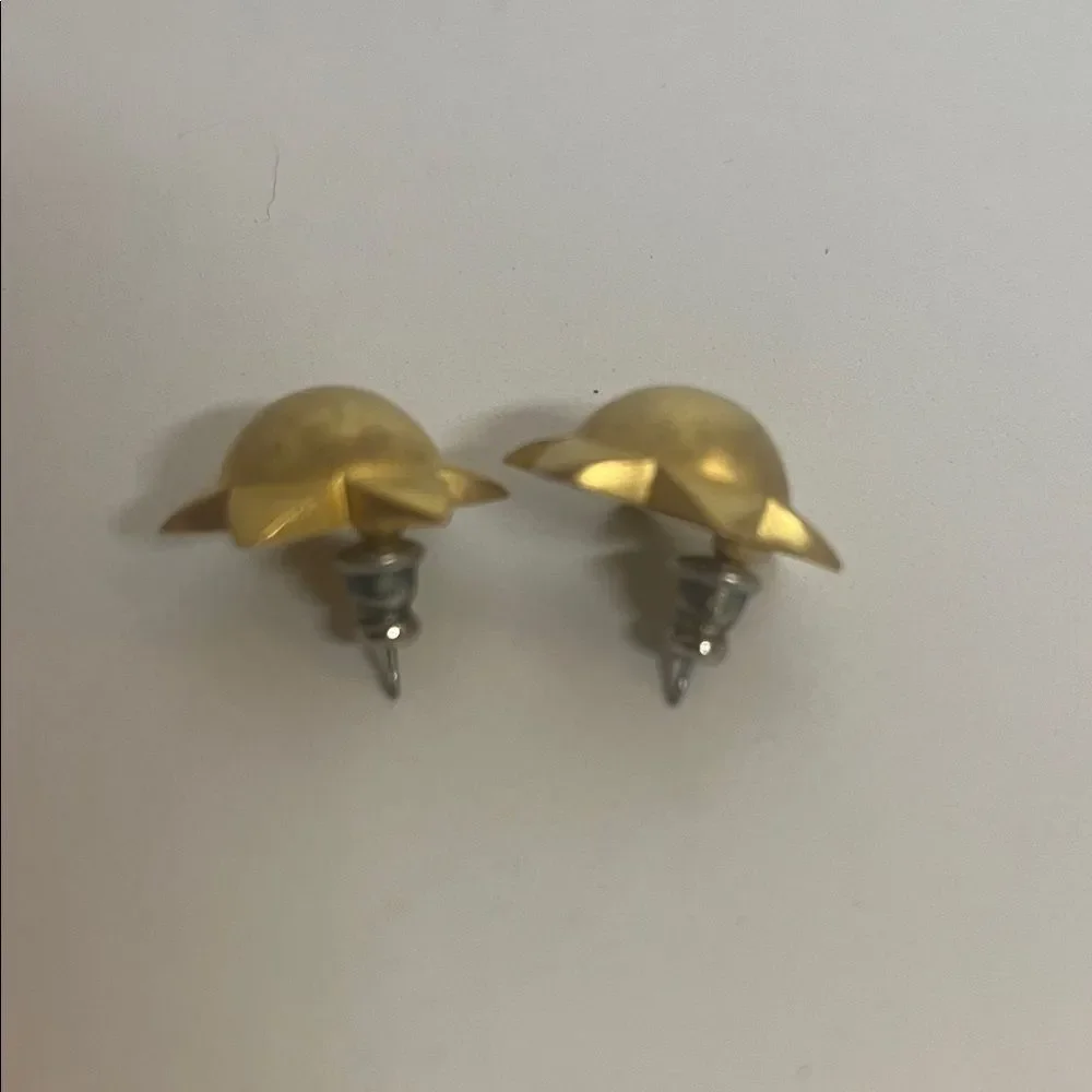 90’s Gold Celestial Starflower Stud Earrings #90’s #boho #indie #spring #summer